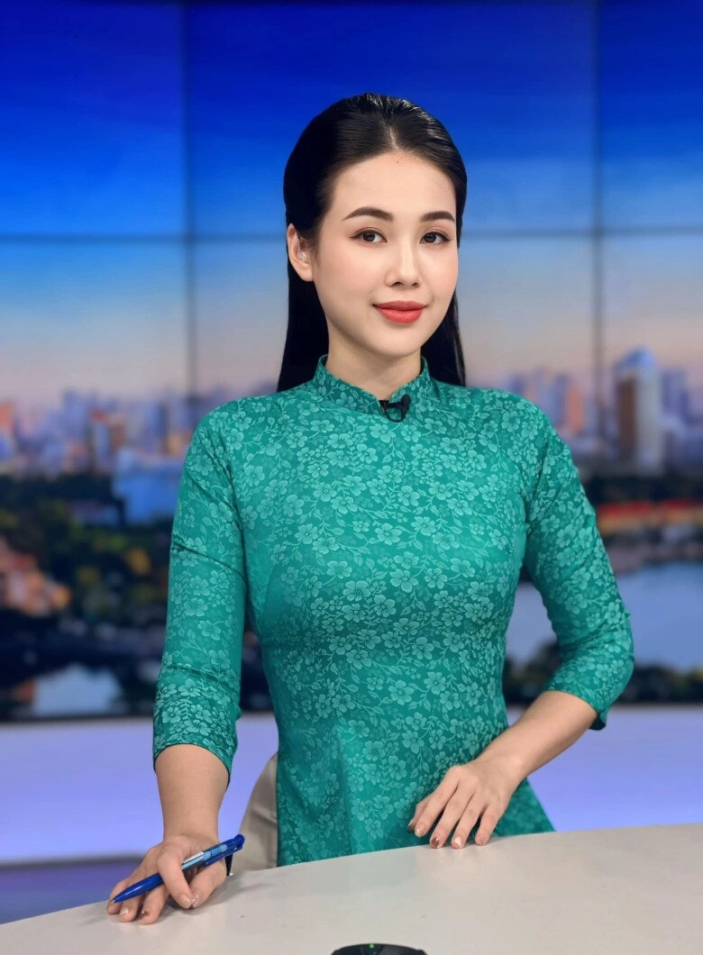 Không phải phan anh mc hot nhất sau liveshow tuấn hưng - duy mạnh là cựu hoa khôi học viện ngoại giao - 6