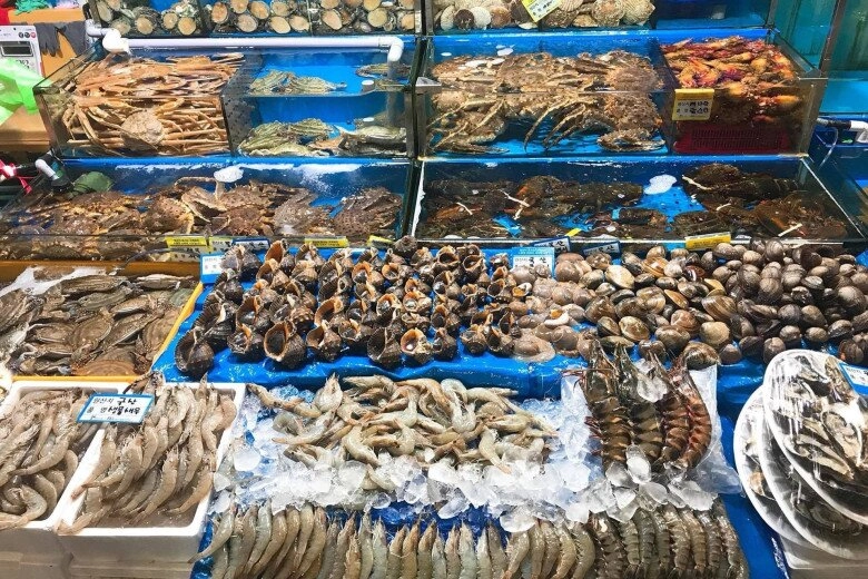 Khu chợ 300 tuổi giữa lòng phan thiết bao nhiêu năm vẫn sầm uất bậc nhất thành phố bởi cái gì cũng có - 3
