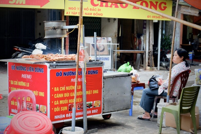 Khu chợ bé xíu lọt thỏm giữa lòng hà nội nhưng là thiên đường ăn vặt nổi đình đám giới học sinh - sinh viên - 5