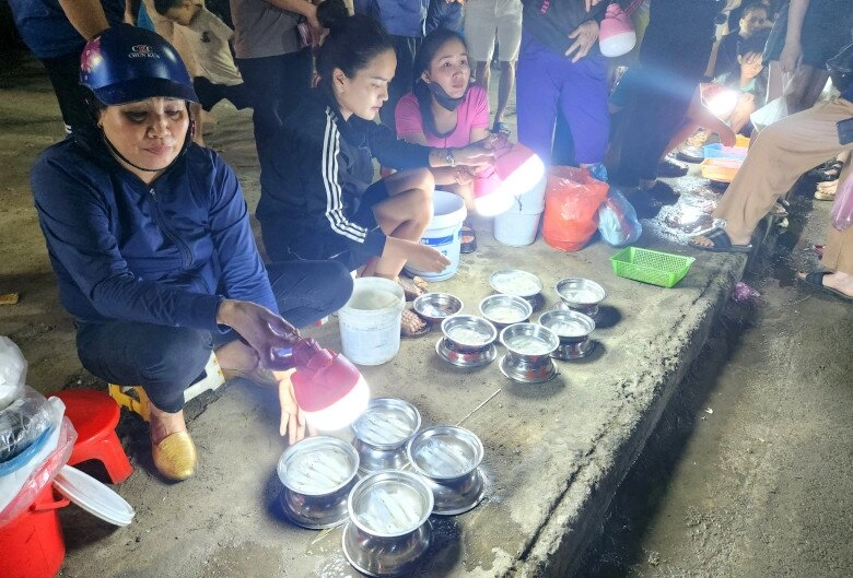 Khu chợ chỉ bán đặc sản nghệ an lọt top 10 kỷ lục việt nam không quầy hàng vẫn đông nghìn nghịt khách - 4