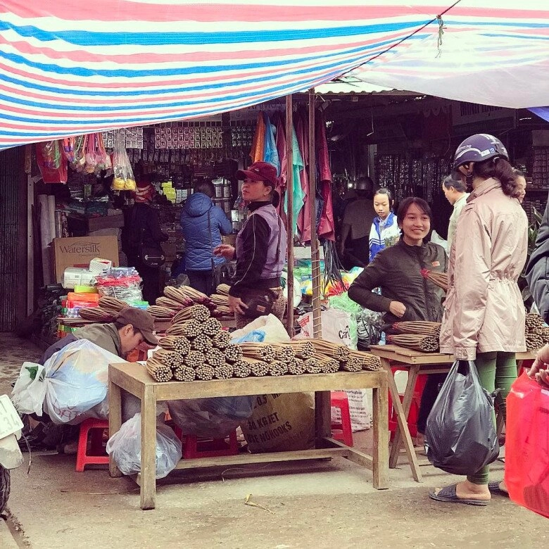Khu chợ cổ nhất quảng bình xưa là chợ tạm dưới gốc cây sau thành trung tâm mua sắm cực sầm uất - 2