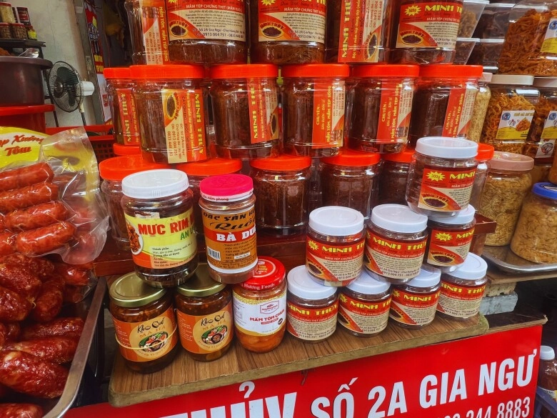 Khu chợ được mệnh danh là chợ nhà giàu giữa lòng phố cổ hà nội thiên đường ẩm thực bán cơm nhà cho người lười - 5