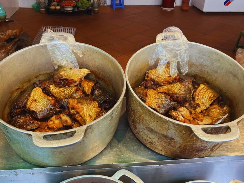 Khu chợ được mệnh danh là chợ nhà giàu giữa lòng phố cổ hà nội thiên đường ẩm thực bán cơm nhà cho người lười - 6