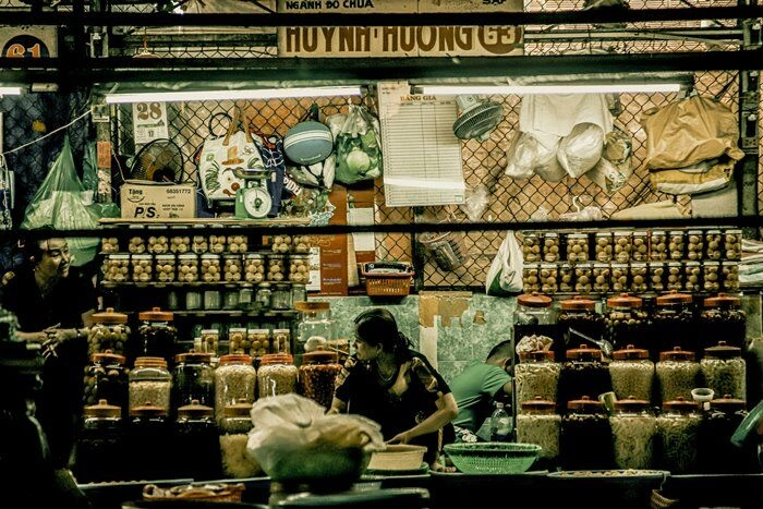 Khu chợ gần trăm năm tuổi giữa lòng sài gòn xưa chỉ có người hoa nay là nơi sầm uất bậc nhất thành phố - 6