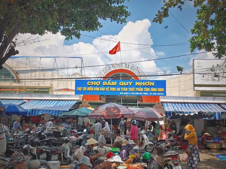 Khu chợ hải sản lớn và rẻ bậc nhất quy nhơn du khách nào đến cũng mê mẩn không muốn về vì đồ vừa ngon vừa rẻ - 1