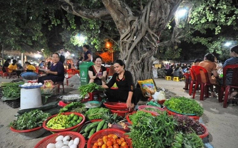 Khu chợ là niềm tự hào của người hưng yên còn sót lại từ thời lê xưa chỉ chuyên bán đúng 1 loại hàng - 1