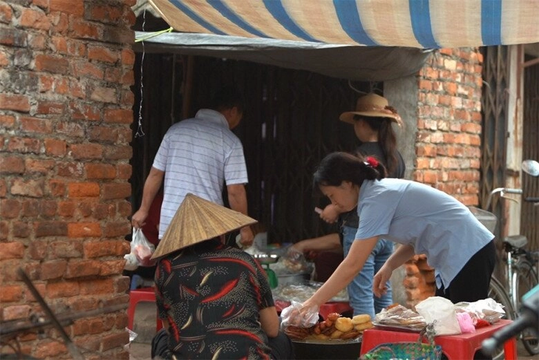 Khu chợ là niềm tự hào của người hưng yên còn sót lại từ thời lê xưa chỉ chuyên bán đúng 1 loại hàng - 4