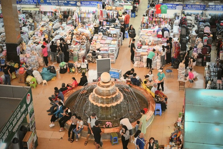 Khu chợ tồn tại 135 năm giữa lòng hà nội từ một gian chợ tạm trở thành biểu tượng của thủ đô - 3