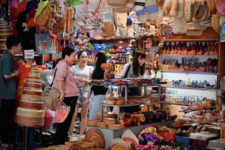 Khu chợ tồn tại 135 năm giữa lòng hà nội từ một gian chợ tạm trở thành biểu tượng của thủ đô - 12