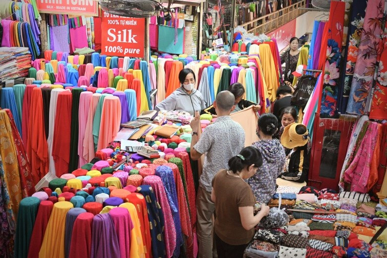 Khu chợ tồn tại 135 năm giữa lòng hà nội từ một gian chợ tạm trở thành biểu tượng của thủ đô - 15