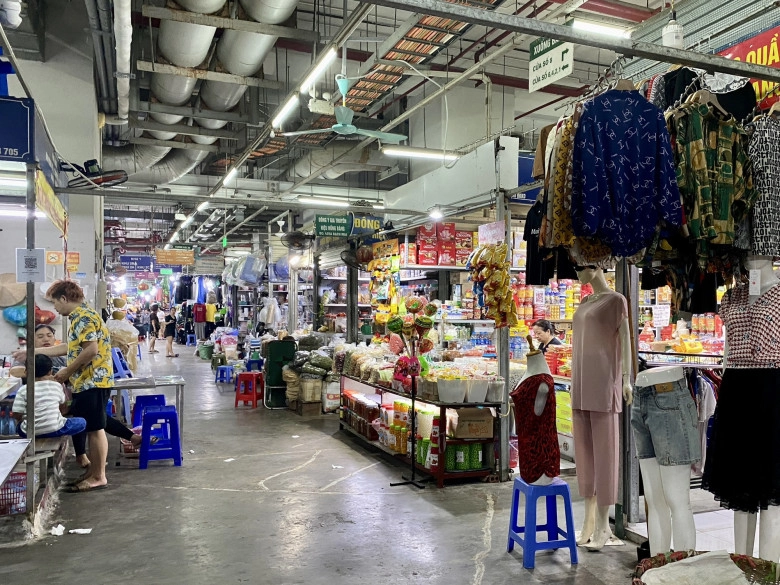 Khu chợ trăm năm giữa lòng hà nội nay thành thiên đường ẩm thực dưới lòng đất siêu hút khách vì giá cực bình dân - 4