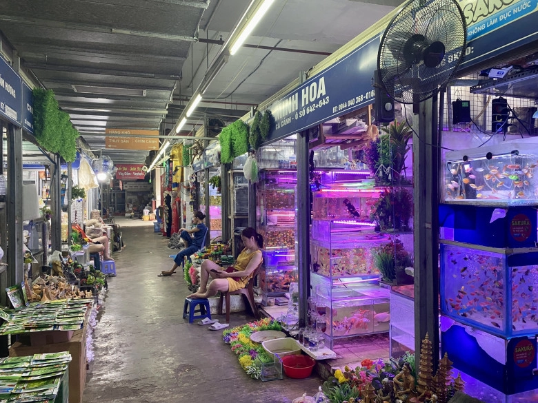 Khu chợ trăm năm giữa lòng hà nội nay thành thiên đường ẩm thực dưới lòng đất siêu hút khách vì giá cực bình dân - 5