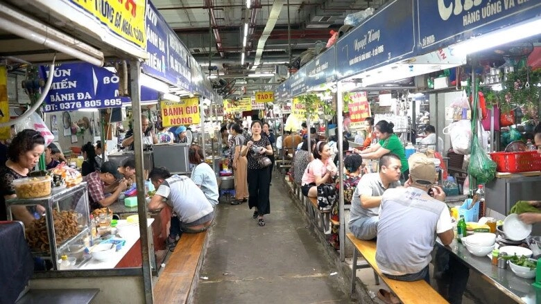 Khu chợ trăm năm giữa lòng hà nội nay thành thiên đường ẩm thực dưới lòng đất siêu hút khách vì giá cực bình dân - 6