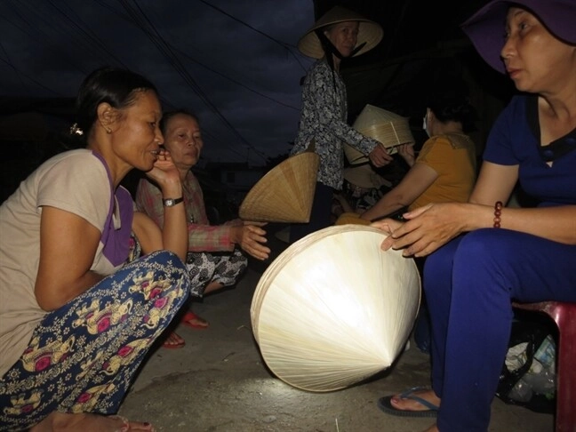 Khu chợ trong sương độc nhất ở huế chỉ bán duy nhất một thứ mà tồn tại hơn trăm năm vẫn đông khách - 4