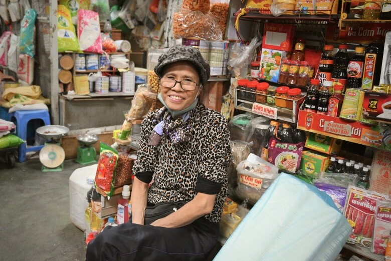 Khu chợ vang bóng một thời giữa lòng phố cổ từng là khu chợ sầm uất bậc nhất nay vắng khách đến thảm thương - 8