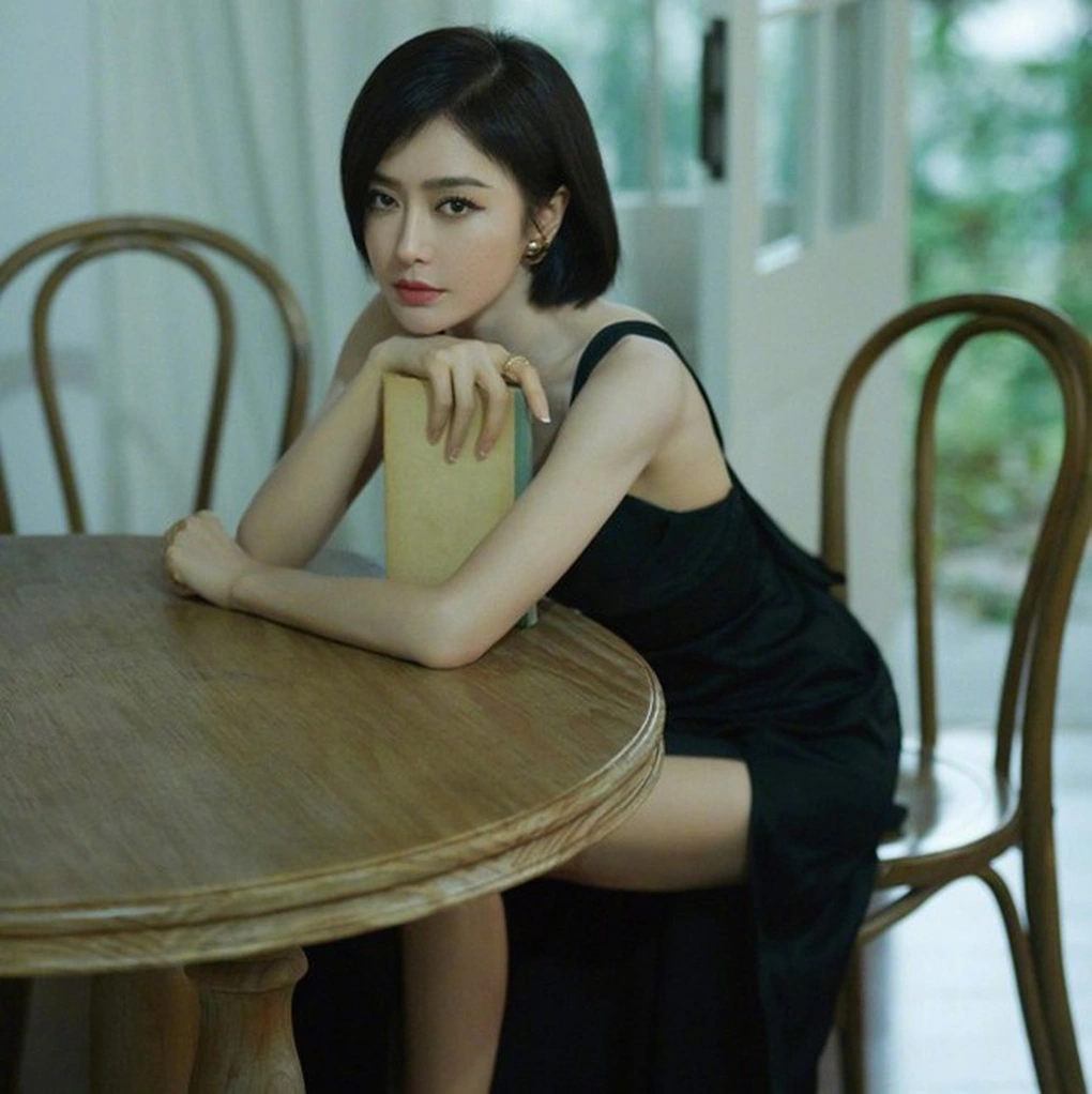 Kiểu tóc ngắn mới nhất khiến hoàng hậu đẹp nhất màn ảnh bị chê như già đi 10 tuổi chị em 40 nên tránh gấp - 5