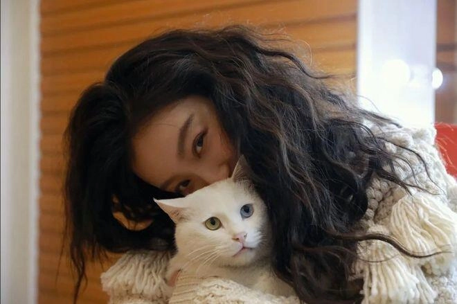 Kiểu tóc xoăn đẹp nhất cho nàng tóc mỏng thưa chú ý 4 điều để tóc thêm bồng bềnh sang như minh tinh - 1