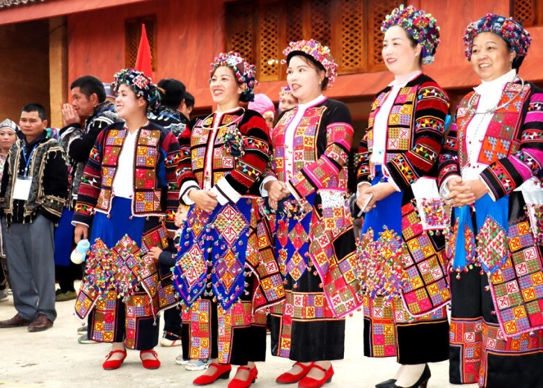 Lạ kỳ phong tục ăn trộm vào đầu năm của tộc người ở vùng cao đông bắc chỉ lén lút đi một mình - 3