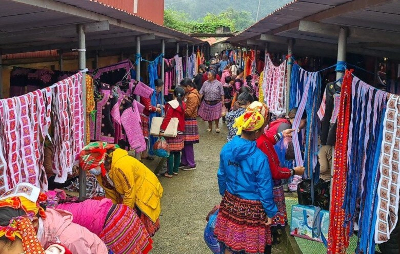 Lạc lối trong phiên chợ đầy màu sắc giữa lòng hòa bình trở thành điểm hút khách bậc nhất mai châu - 4