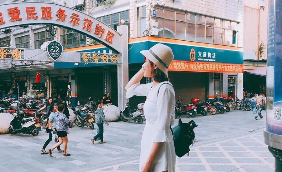 lạc lối trong trung tâm mua sắm siêu lớn ở hà khẩu tha hồ mua đủ mặt hàng nội địa với giá cực rẻ - 1