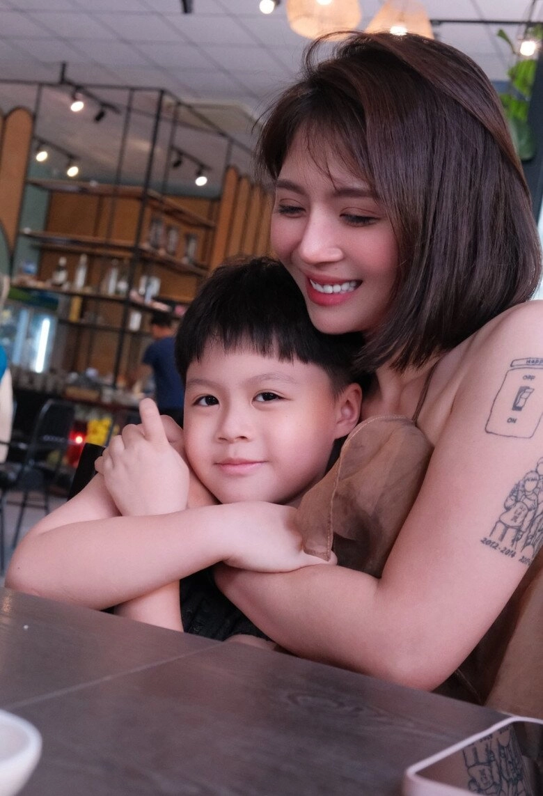 Làm mẹ đơn thân sau chia tay soái ca màn ảnh việt nữ đại uý quân nhân ngày càng đẹp dáng nuột như gái son - 7