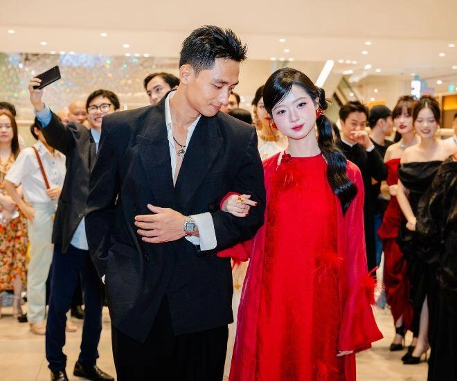 Lần đầu đóng vai phản diện nsnd trung anh được học trò nhao nhao xin vé có mỹ nhân vtv vừa xem vừa nhắn tin cầu cứu - 1