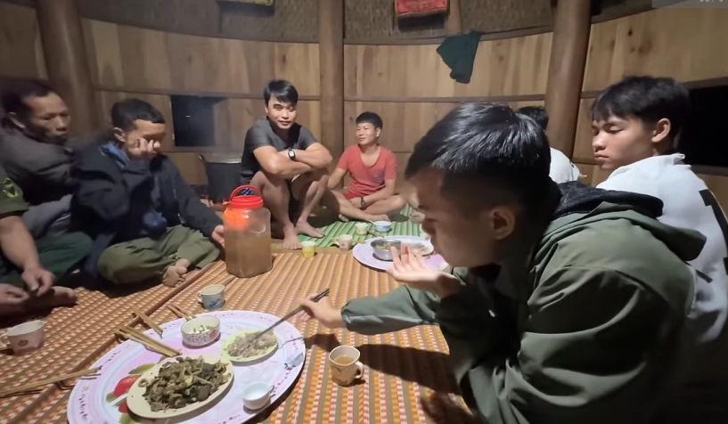 Làng ở quảng nam được ví như singapore thu nhỏ mỗi hộ góp 1 mâm nuôi khách - 6