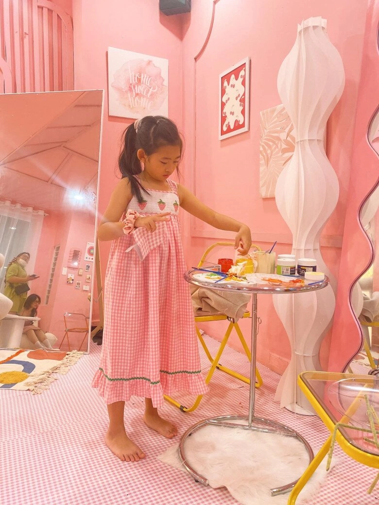 Lavie con gái mai phương trổ mã cao ráo và xinh đẹp nay đã mặc áo dài size gần bằng bảo mẫu - 8
