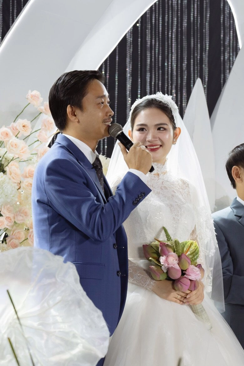 Lấy chồng đại gia nghìn tỷ hơn 16 tuổi hoa hậu sinh năm 2004 phải cố gắng vừa học tập vừa làm dâu thảo - 4