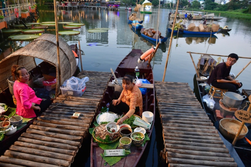 Lễ hội ẩm thực với hơn 600 đặc sản địa phương - 1