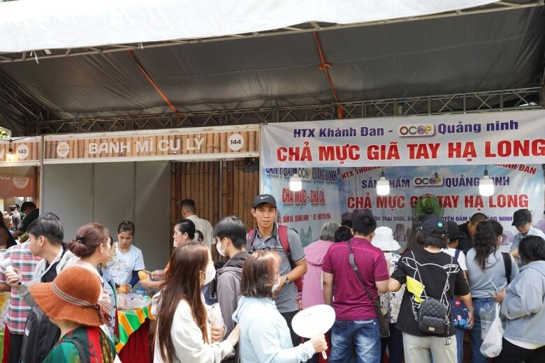 Lễ hội bánh mì việt nam lần 3 biển người đổ về công viên lê văn tám - 4