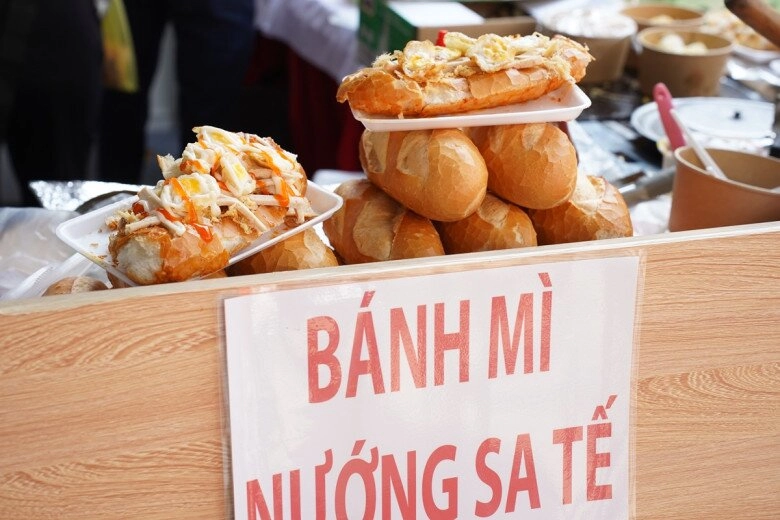 Lễ hội bánh mì việt nam lần 3 biển người đổ về công viên lê văn tám - 6