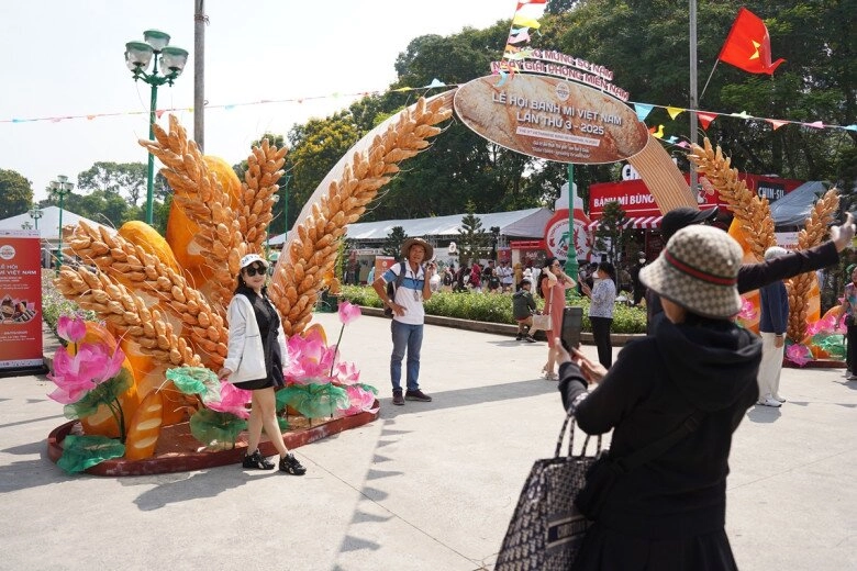 Lễ hội bánh mì việt nam lần 3 biển người đổ về công viên lê văn tám - 9