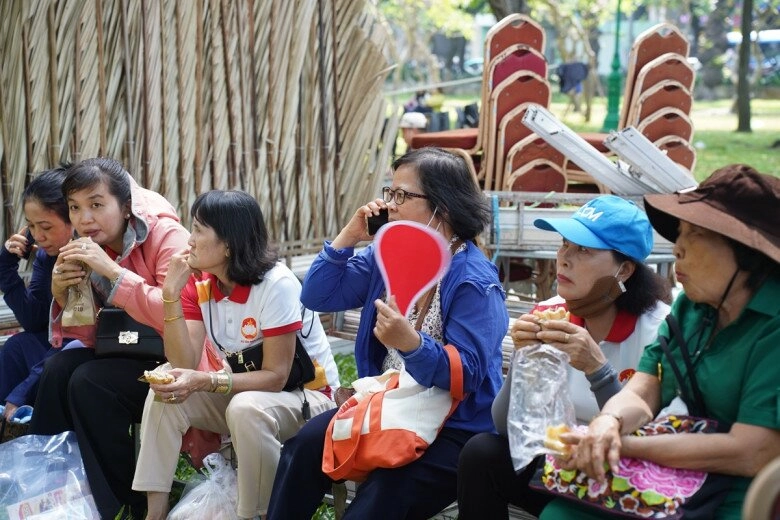 Lễ hội bánh mì việt nam lần 3 biển người đổ về công viên lê văn tám - 13