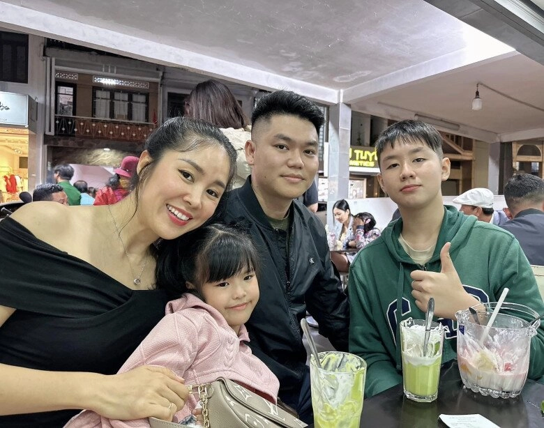 Lê phương bỏ lỡ ngày khai giảng lẫn trung thu của 2 con vì kiếm cơm ái nữ nói một câu khiến mẹ nghẹn lòng - 2