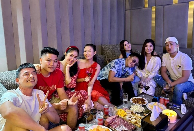 Lê phương hé lộ tung tích con trai 10 năm trước giờ thành chồng chung thuỷ của người ta - 8