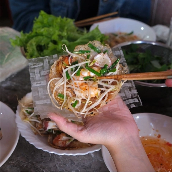 Lệ quyên ghé quán nướng ngắm tàu hỏa triệu view ở đà lạt - 7