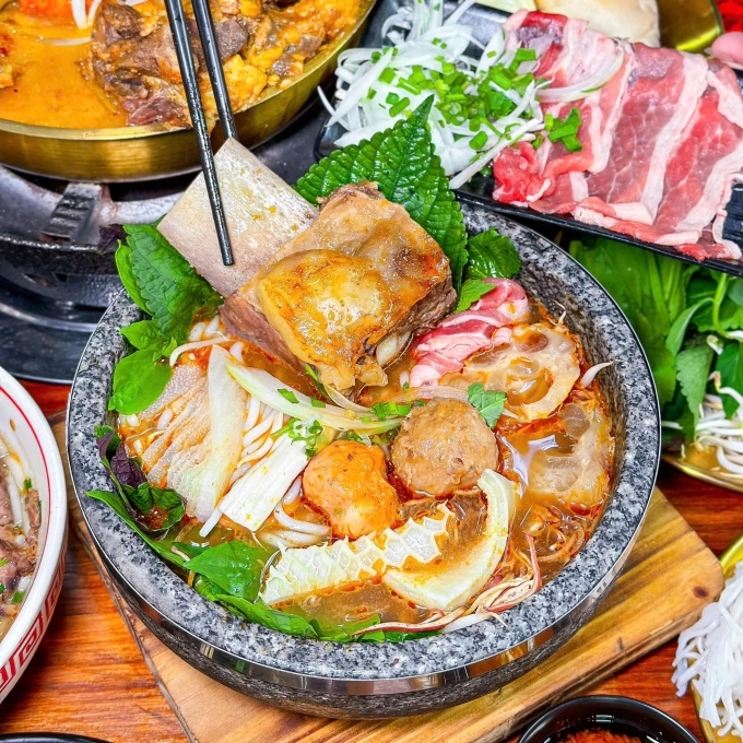 Lệ quyên - lâm bảo châu bật mí quán bún bò thố đá ở tp hcm - 2