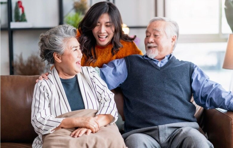 Lén lút biếu tiền bố em chồng bắt được mách với mẹ chồng và cái kết bất ngờ - 2
