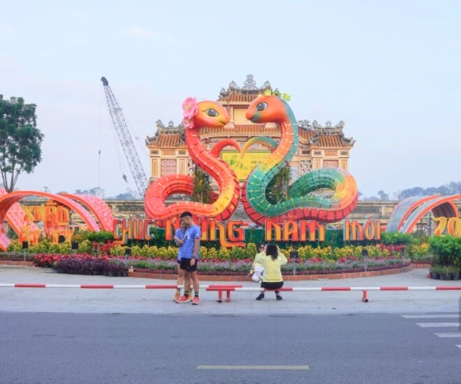 Linh vật rắn 2025 từ bắc chí nam chính thức lộ diện nàng tỵ của tphcm có phải hoa hậu xuân ất tỵ - 6