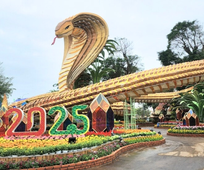 Linh vật rắn 2025 từ bắc chí nam chính thức lộ diện nàng tỵ của tphcm có phải hoa hậu xuân ất tỵ - 10