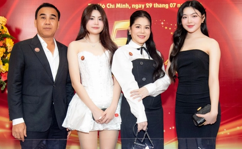 Lọ lem - hạt dẻ khoe ảnh hồi nhỏ như chị em sinh đôi quyền linh tiết lộ 2 nữ ái đắt show đóng phim - 6
