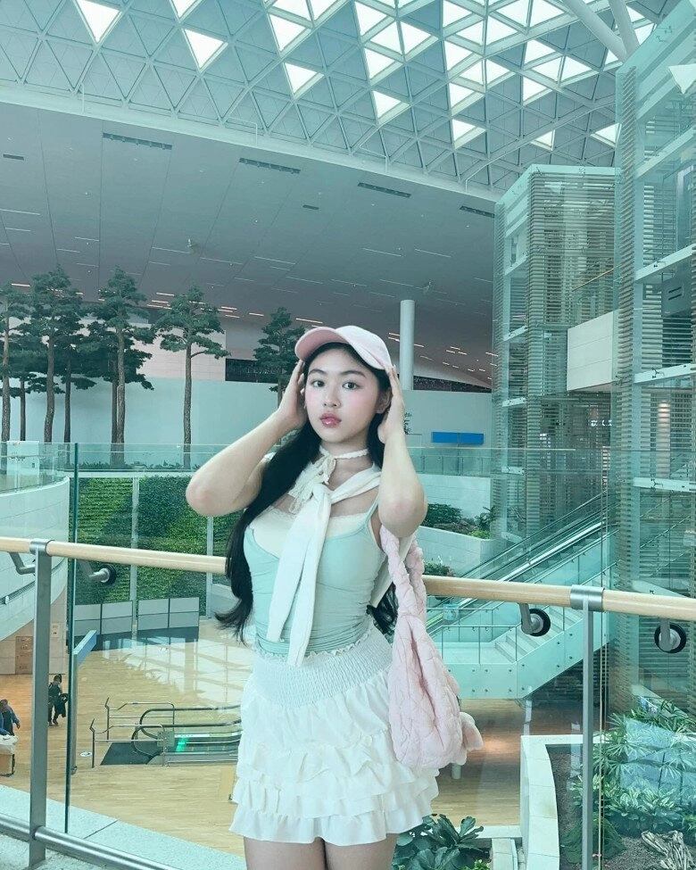 Lọ lem lột xác với mái tóc vàng khoe nhan sắc như lai tây khiến dân tình điêu đứng - 12