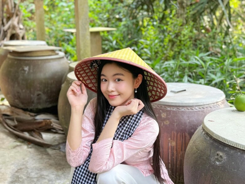 Lọ lem mặc táo bạo khoe sắc vóc căng tràn tuổi 18 hút hàng triệu lượt xem bố quyền linh không cấm cản - 9