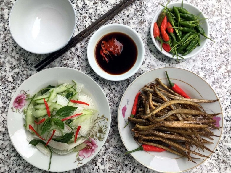 Loài cá tên lạ xưa không ai ăn nay phơi khô lại thành đặc sản miền tây làm mồi nhậu thì ngon tuyệt đỉnh - 3