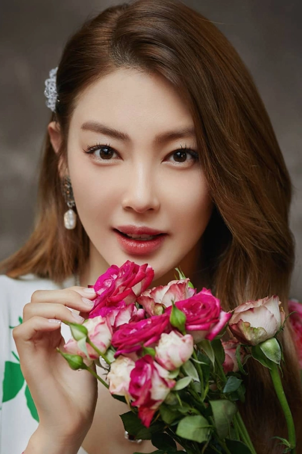 Loại mặt nạ rẻ tiền dễ kiếm ngoài chợ được bản sao song hye kyo trương vũ kỳ tận dụng để dưỡng da - 5