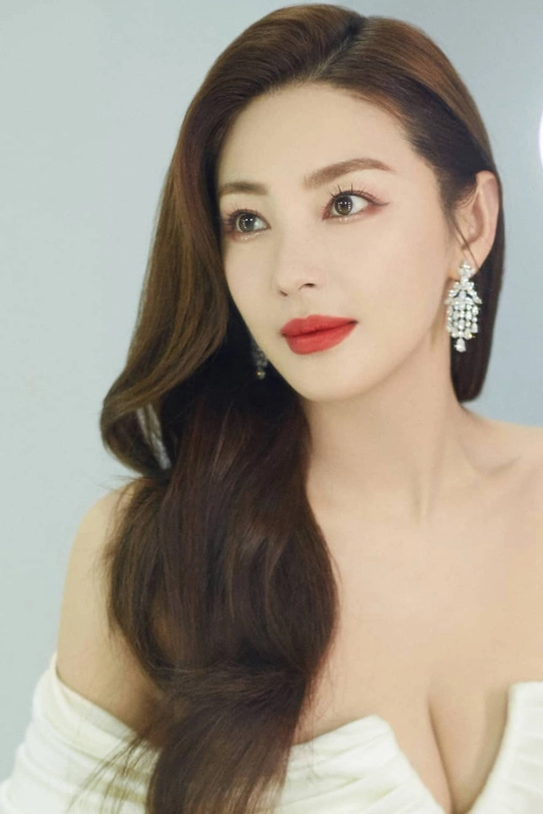 Loại mặt nạ rẻ tiền dễ kiếm ngoài chợ được bản sao song hye kyo trương vũ kỳ tận dụng để dưỡng da - 9