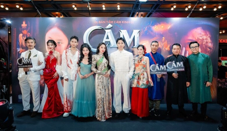 Lương thế thành giao hết tài sản cho thúy diễm quản lý chăm chút chỉnh váy cho vợ giữa thảm đỏ - 1