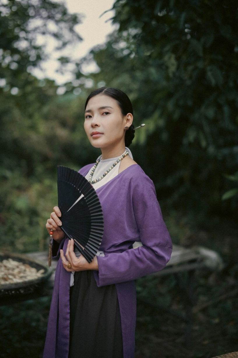 Lương thế thành giao hết tài sản cho thúy diễm quản lý chăm chút chỉnh váy cho vợ giữa thảm đỏ - 6