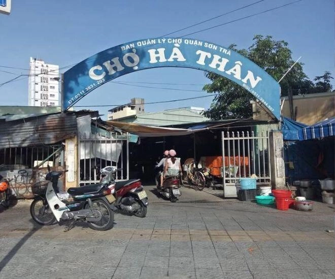 Mách bạn khu chợ có đồ ăn vặt ngon rẻ nhất đà nẵng tồn tại từ thế kỷ 19 đến nay vẫn hút khách nghìn nghịt - 1